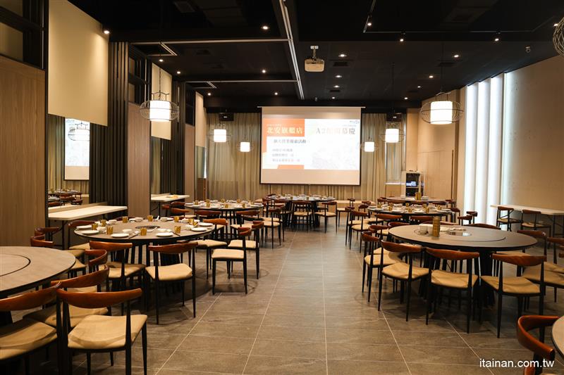 廚房有雞粵菜餐廳-廚房有雞餐廳《北安旗店A2館2樓》擴大營業盛大開幕，預訂五桌送一桌。
